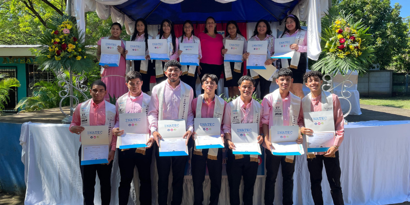 Graduación sector comercio y servicio en Chichigalpa
