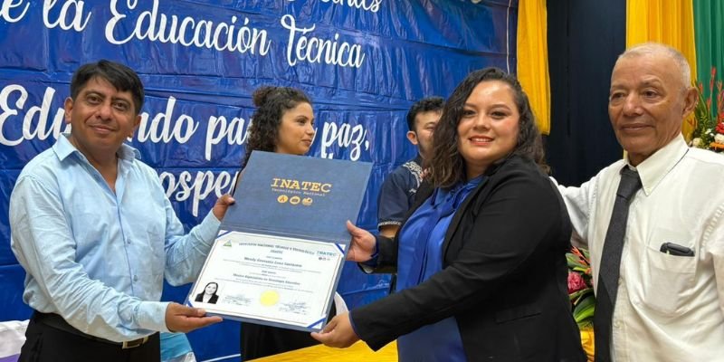 “Formar para transformar: historias de  orgullo y compromiso en la educación técnica”