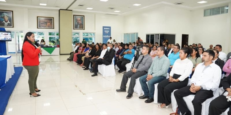 “Formar para transformar: historias de  orgullo y compromiso en la educación técnica”