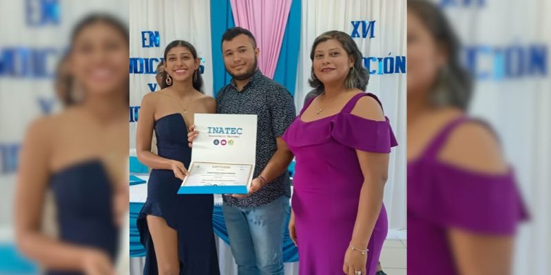 “Centro Tecnológico José Dolores Estrada celebra a 73 protagonistas egresados de carreras técnicas”