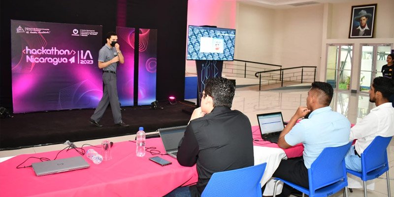 Equipos de Managua inscritos en Hackathon  participan del PitchDecks