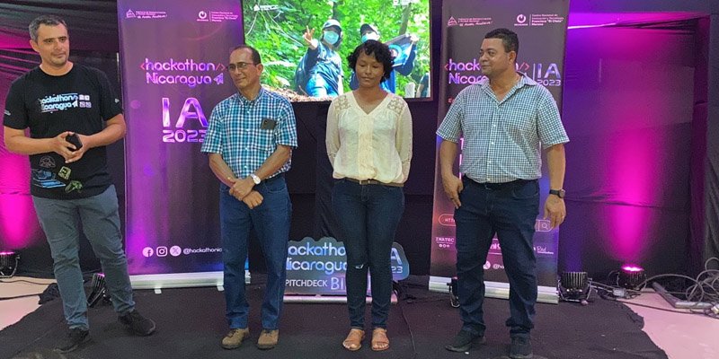 Creatividad y Pasión en el Centro de Innovación Slilma de URACCAN para el Festival Tecnológico Hackathon Nicaragua