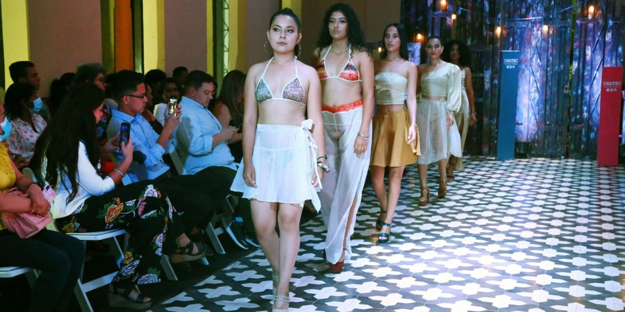 Estudiantes de Diseño, Corte y Confección presentan sus creaciones para este verano
