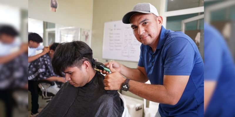 El Triunfo de una Madre Emprendedora en las Escuelas de  Oficios