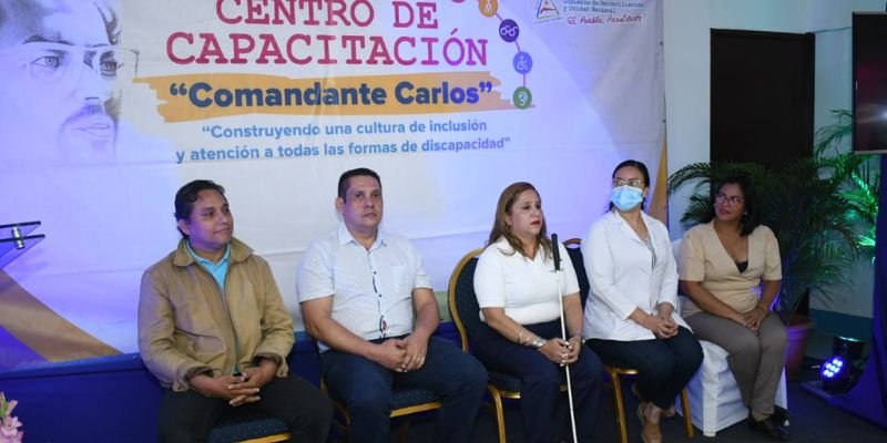Centro de Capacitación Comandante Carlos celebra su  primer aniversario con un foro y entrega de certificados