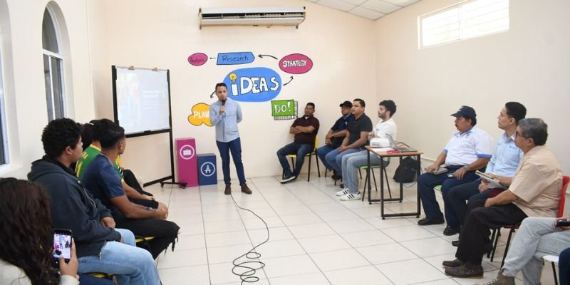 Inicio del Programa Club de Conversación en Inglés – Centro Tecnológico Juan Carlos Herrera Cuaresma “La Foquita”