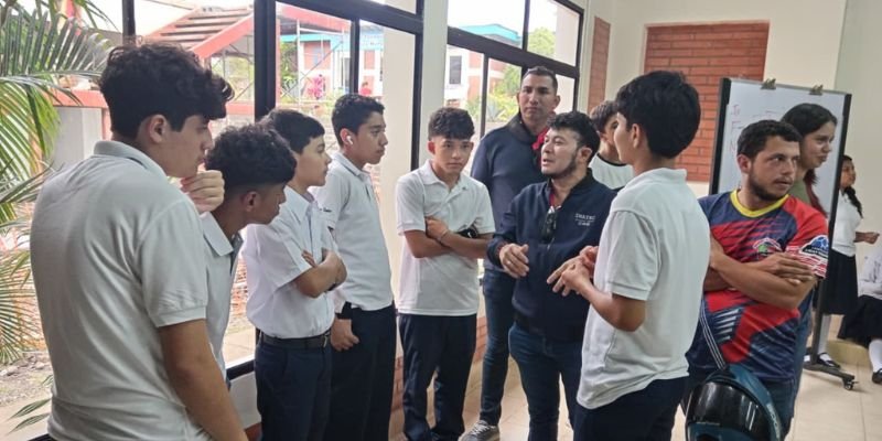 Jóvenes conocen las nuevas instalaciones del Centro Tecnológico Niños Héroes de Matagalpa