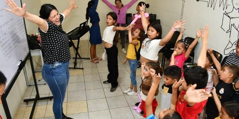 Celebran Segunda Edición de Artes a Puertas Abiertas con los mimados de la Revolución