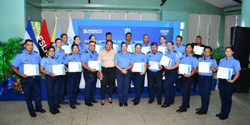 INATEC y Policía Nacional celebran la segunda promoción del Programa Técnico “Angelita Morales Avilés” con 455 oficiales graduados