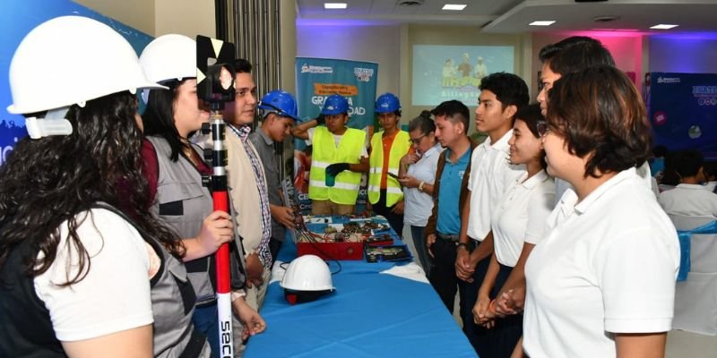 vCelebran el Segundo Festival Nacional de  Talento Bilingües de la Educación Técnica