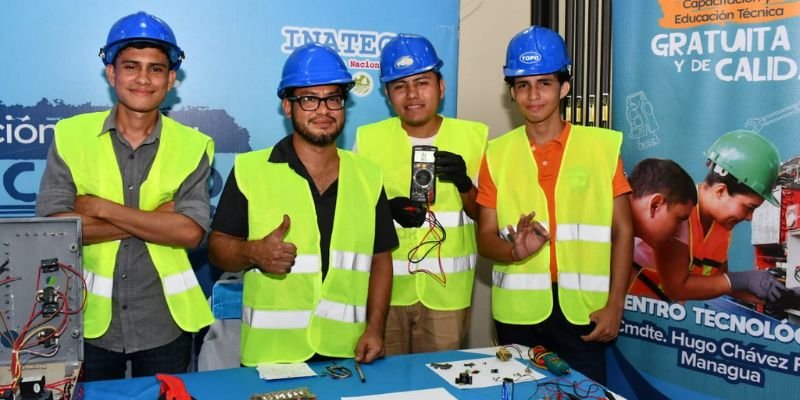 Celebran el Segundo Festival Nacional de  Talento Bilingües de la Educación Técnica