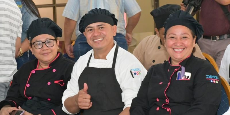 Docentes de Hotelería y Turismo reciben taller especializado de comida peruana
