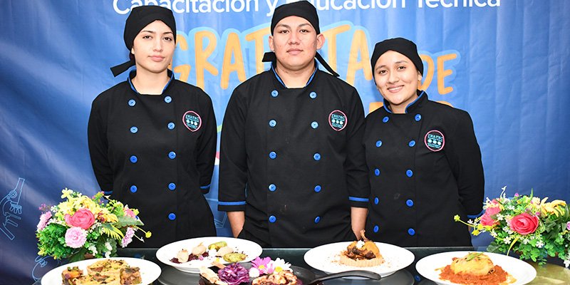 Estudiantes de Hotelería y Turismo  presentan técnicas de Cocina Creativa