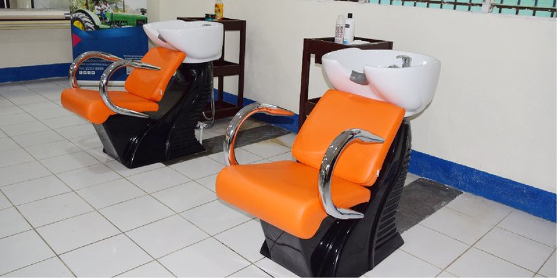 Centro Tecnológico de Chinandega estrena moderna Aula de Belleza rehabilitada y equipada