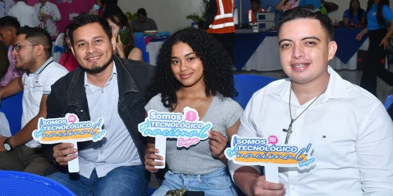 Festival celebra la Paz y el aprendizaje del inglés en la Educación Técnica