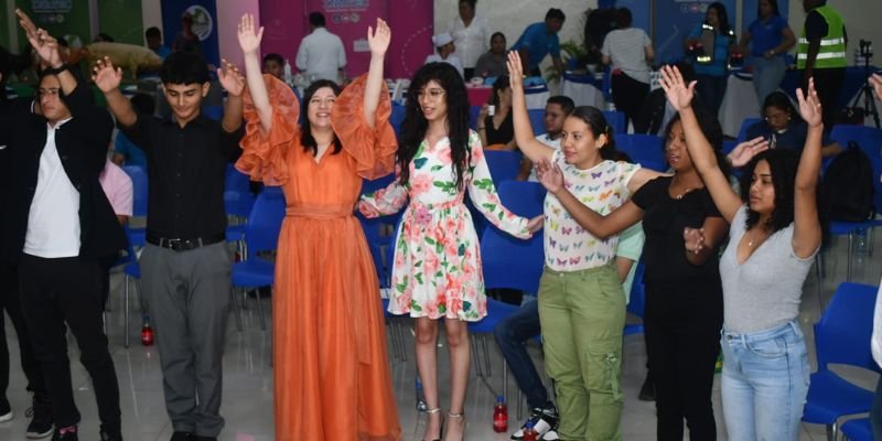 Festival celebra la Paz y el aprendizaje del inglés en la Educación Técnica