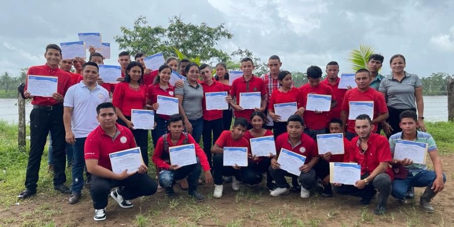 Comunidad Magnolia celebra primeros frutos del Programa Vocación Productiva Para el Trabajo y la Vida