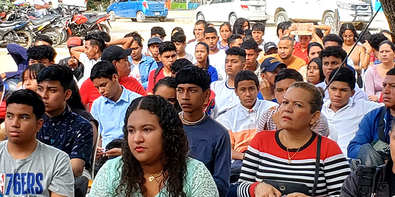 Estudiantes en el Centro Tecnológico de Ocotal