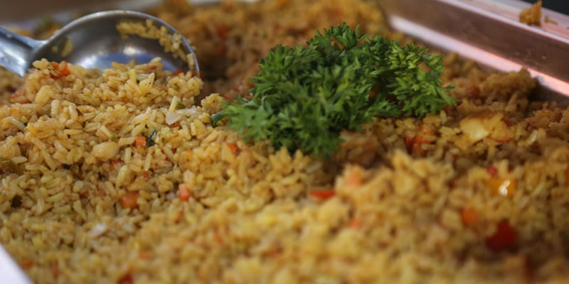 Arroz con gaspar y una ramita de perejil