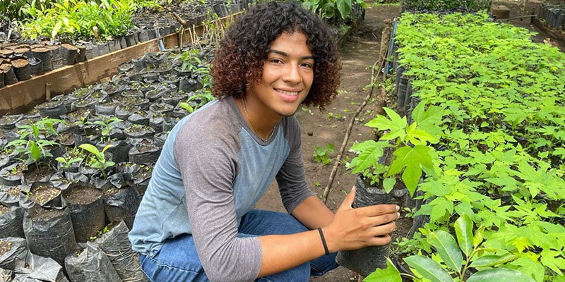 Sembrando futuro: Centro Agropecuario de Chinandega impulsa educación ambiental con inauguración de vivero forestal y ornamental