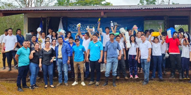 Estudiantes de secundaria a distancia se empoderan con el  Programa Vocación Productiva